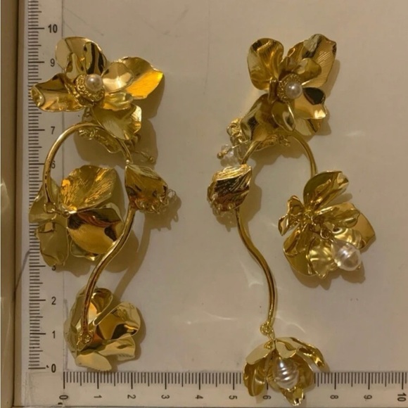 Zara Flower Pearl Drop Earrings - Picture 5 of 14